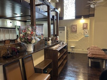 楽(ラク)/開放感ある店内