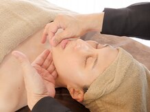 ウンジョルノ フェリーチェ 表参道店/眉上に溜まると…