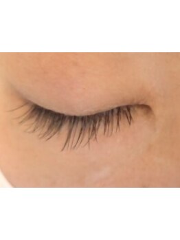 ナチュラル上品な目元にしたい