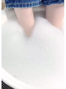 カラットネイル(CARAT Nail)の写真/もこもこ泡のフットバス付きで心も足元も潤う贅沢なフットネイル体験を☆