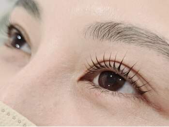 ステラ(Stella)の写真/【マスカラ映えする魅力的な瞳へ】まつげパーマで自然な形にぱっちり上向きカール♪メイク時間短縮にも◎