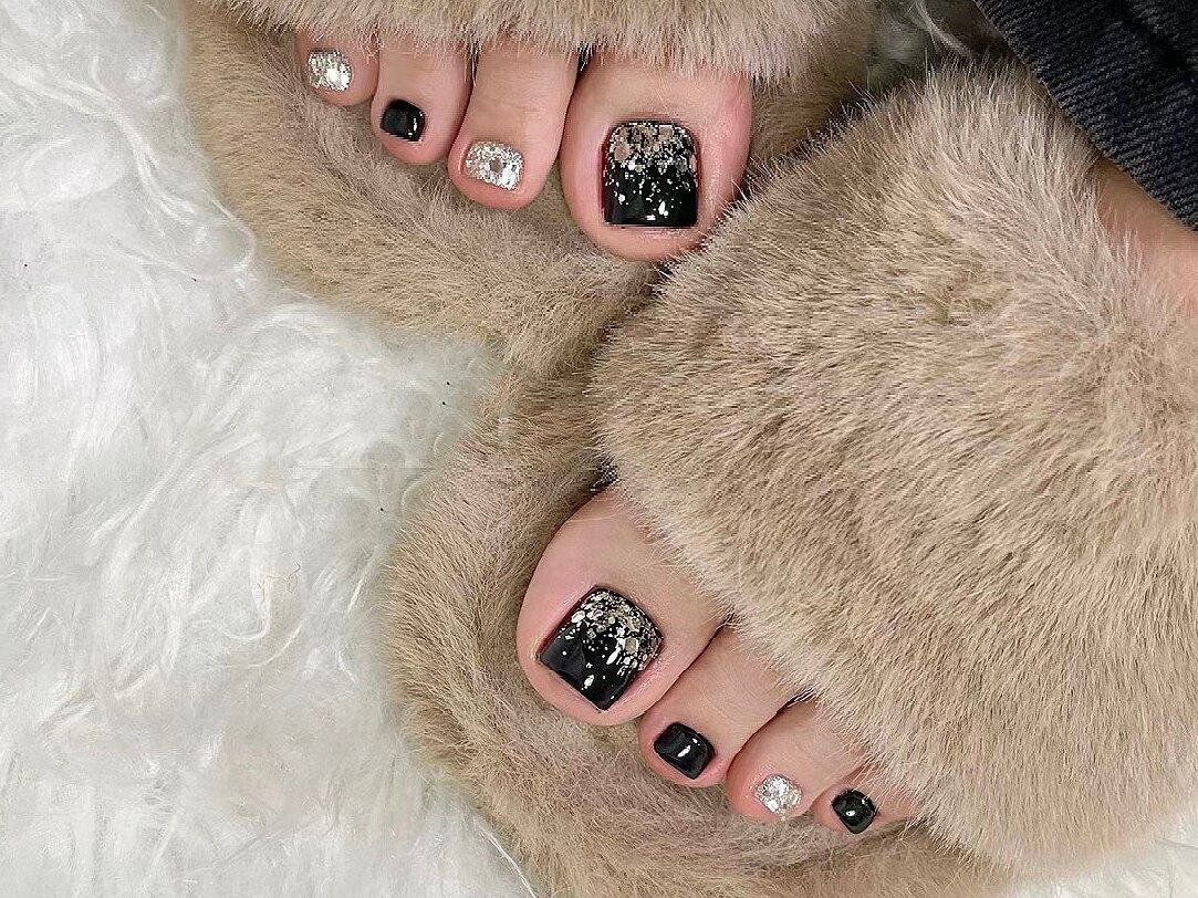 2025年-2026年冬トレンド】ニュアンス ピンク フットのネイルデザイン