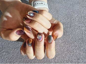 シー(Shhh...)/透け感暗めカラー