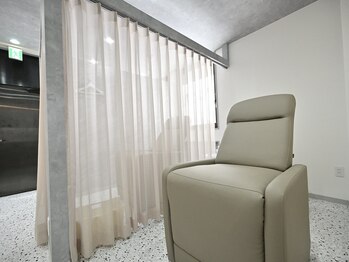 プラチナムドール 難波店(PLATINUMDOLL)/当店の施術台1