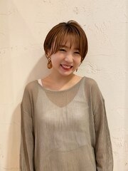 岸　麻衣子(ネイリスト)