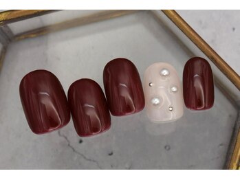 ネイルサロンprish銀座4丁目店【マグネット&フットネイル定額サロン】/5000円 ボルドー 秋ネイル