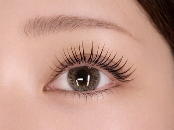 ベーシック ネイルウィザードアカデミー 麻布十番店(Basic×NailWizardAcademy)の写真/【初回限定★パリジェンヌorまつ毛パーマ¥3900】自まつ毛が伸びたような自然な目元に!韓国風束感仕上げも◎