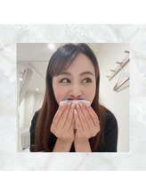 ホワイトニングショップ 下関店/歯の水分を拭き取ります。