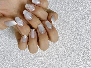 モグネイル(Mogunail)/キルティングホワイトネイル