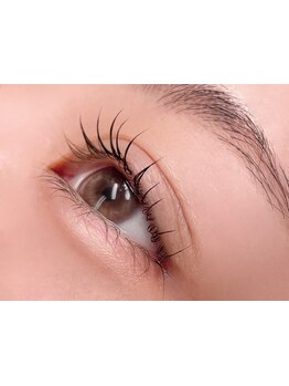 ナチュラル上品な目元にしたい