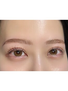 ナチュラル上品な目元にしたい