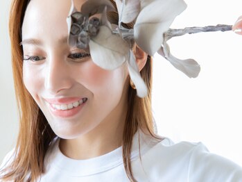 ぷてぃぼぬーる(PETIT BONHEUR)/LEDまつげエクステ 束感仕上げ