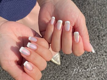 ブランシュ(BLANCHE)/オーロラ白フレンチネイル