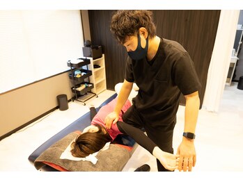 プライミー(PRIMY)/巻き方施術中