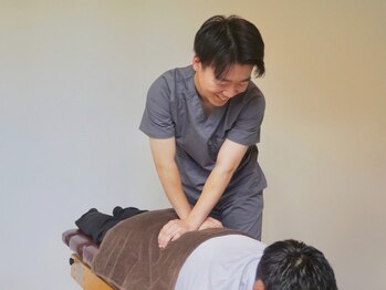 いわた整体院 produced by いわた接骨院の写真/諦めるのはまだ早い!猫背、巻き肩からツライ首肩コリを撃退!国家資格を持った豊富な知識でお悩みを根本改善