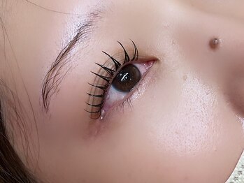 アイ ビューティー ルクール 古正寺店(EYE BEAUTY Le Coeur)の写真/【シマーラッシュ導入店】瞳に影を作ららないマツエク×まつ毛パーマ