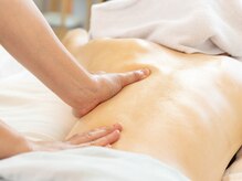 アースカラー(A-us.color)/＊施術の様子(背中)＊