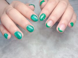 キュートグリーンなネイル