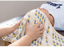 筋肉の走行に沿って、 頭の硬さをほぐしていきます