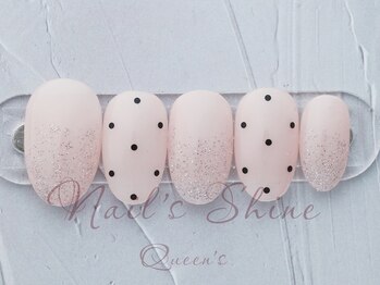 ネイルズシャインクイーンズ(nail's Shine Queen's)/上品トレンドアート