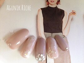【グレージュネイル】