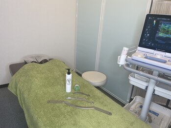 丸の内接骨院グループ 銀座リリース整体院/◆内観【施術ベッド】