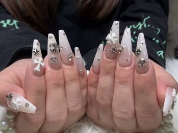 モアネイル 新宿/