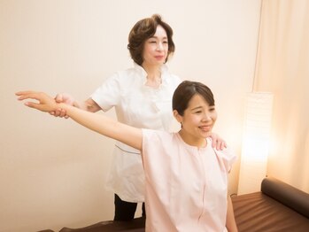 中野れいわ堂整体サロン/あげずらい腕もふわっと軽やかに