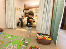 子育てママの整体サロン/施術中のお子様の様子