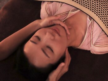 ラ アクサル(la.akthar)の写真/【小顔矯正専門】歴9年施術実績3000人超え！全身調整する小顔矯正/歪み・左右左・面長・エラ張り改善！