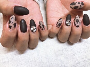 モレリア(morelia)/アニマル柄ニュアンスネイル