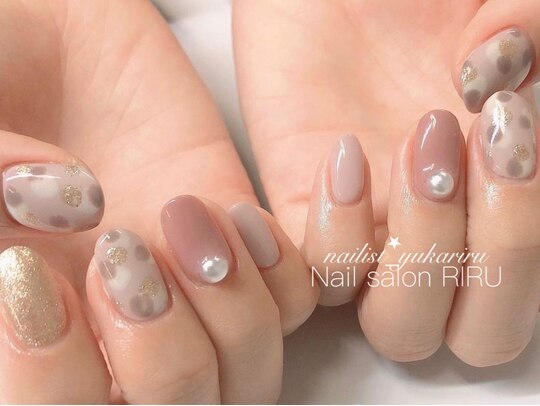 2025年冬】ピンク×グレーのネイルデザイン集｜人気順｜ホットペッパー  
