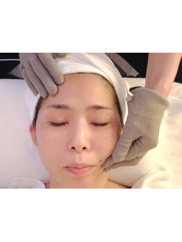 ホウレイ線・たるみ改善！予防ケア