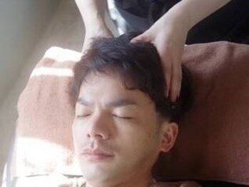 ラニ バイ ラグジス 海老名(Lani by LUXIS)の写真/【メンズにオススメ★ドライヘッド×ヒト幹細胞×眼精ケア90分￥9500】頭皮マッサージで緊張を解きほぐす♪