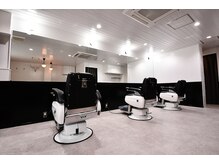 バーバーミキ 塚本(BARBER MIKI)の雰囲気（シンプルでちょうど良い。ゆったりした空間で”整う”時間を。）