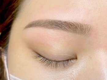 ビューティーサロンアイズ 三宮店(Beauty salon  Eye's)の写真/【初回¥3300～!!】美眉で印象が劇的UP☆まつパ＆アイブロウはお任せ!プロがトレンドを取り入れてご提案♪