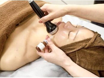 ゴールデンエイジ(Golden Age)/生プラセンタ導入【毛穴/小顔】