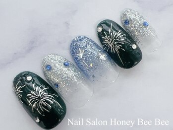 ハニービービー(Honey Bee Bee)/花火ネイル