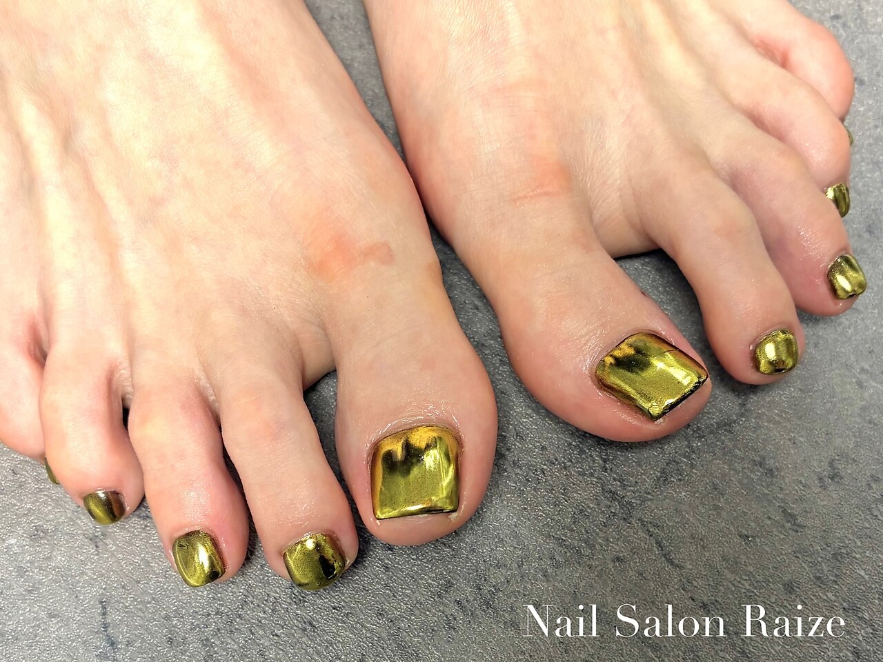 ネイルフットバス 2025年-2026年冬トレンド】フットバスのネイルデザイン集｜人気順｜5