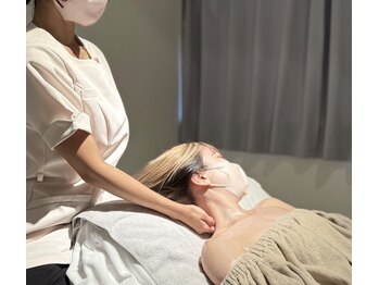 癒し～ぷ 王子店の写真/パソコン・スマホで疲れた首こりに◎ドライヘッドスパと首肩オイルで至福の癒やし体験♪