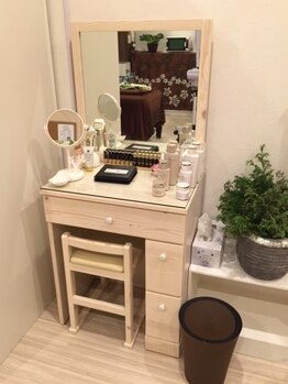 マリーアンジュ(Beauty & Relaxation salon marie-ange)/お化粧品/ヘアブラシ完備