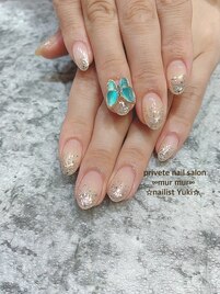 蝶々パーツネイル