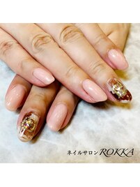 シンプルなアートネイル