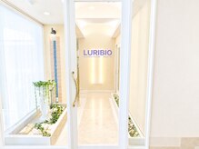 ルリビオ 名古屋金山本店(LURIBIO)の雰囲気（ガラス張りの玄関♪皆さんを笑顔でお迎えいたします。）