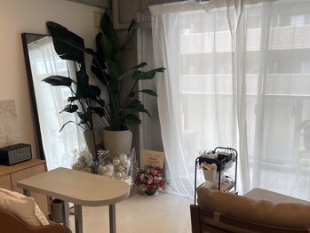 カーロ(at.caroz)の写真/【NEW OPEN】見るだけで心躍るニュアンスが得意◎淡さ・遊び心・優しさなど当店ならではのデザインを♪