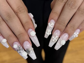 リンドネイル バイ モカ アンド ララ(Lind nail by moca and LaLa)/クロム×バラネイル