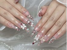 Eli Nails 新宿【エリネイルズ】《長さだし専門店/つけ放題/持ち込み/スカルプ》/グラデーション、キラキラ
