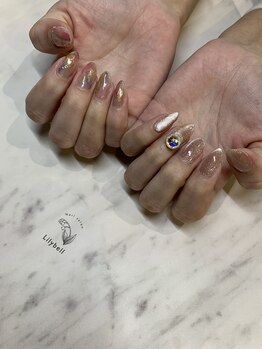 スタッフネイル