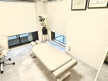 キュウ バイ ココイロ(Kyu by COCOIRO)の雰囲気（施術ベッド（お客様に合わせたオーダーベッド））