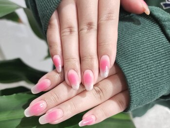 リザボーテ(Liza beate)/チークネイル